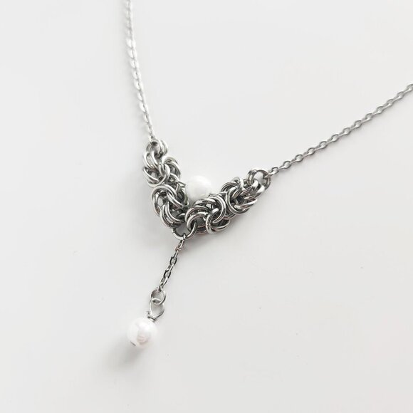 Angelic white pearl rosary necklace with a small silver chain - Picture 5 of 8